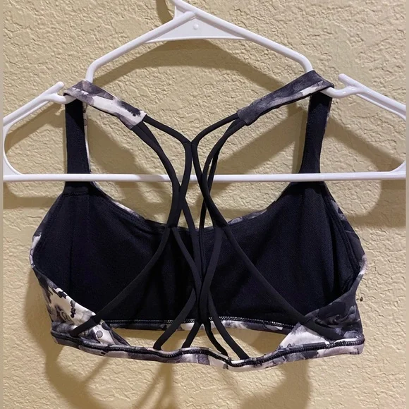 Lululemon Free To Be Sports Bra - Picture 2 of 3